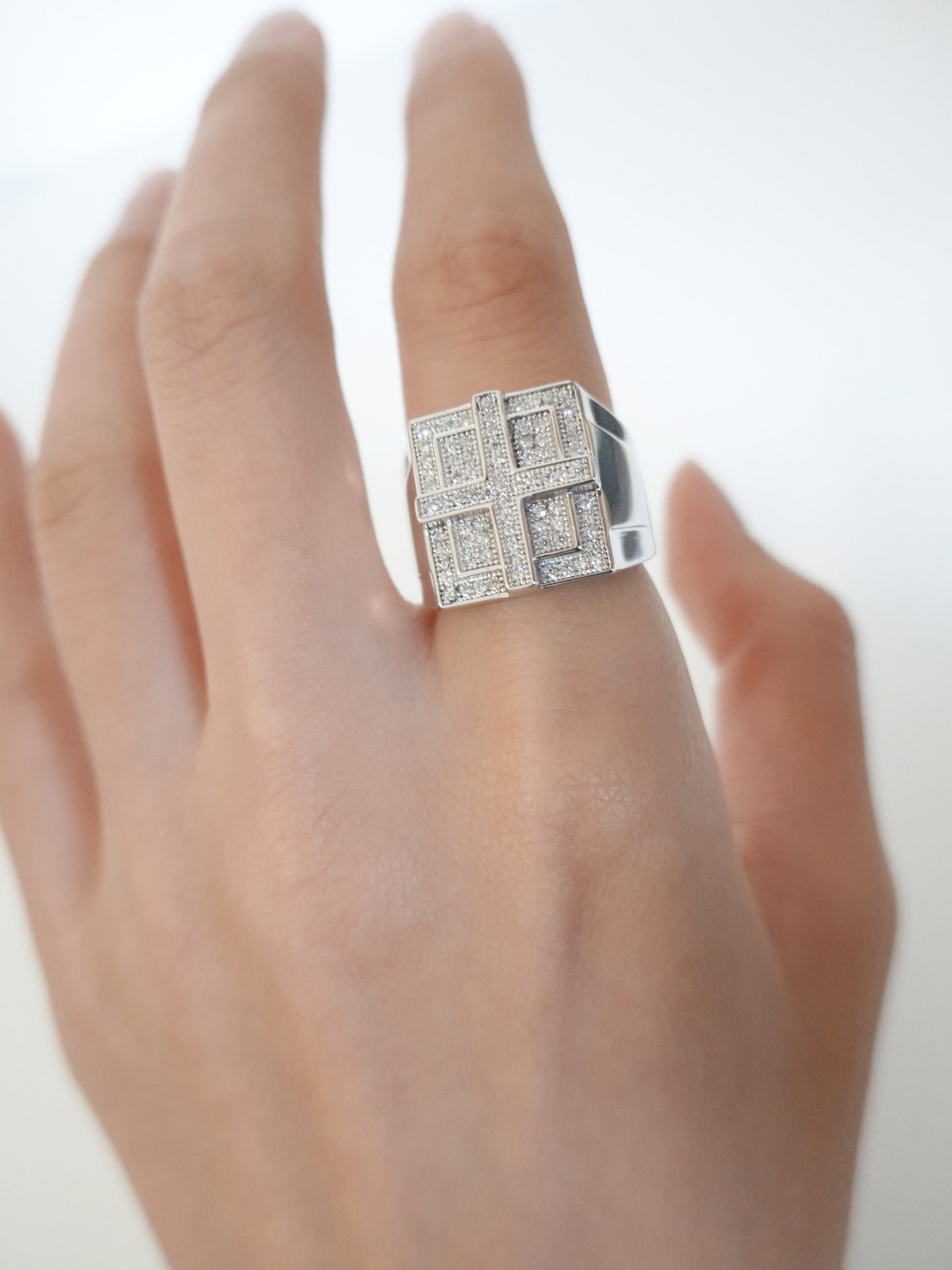 Chevalier Pavé Cross Ring