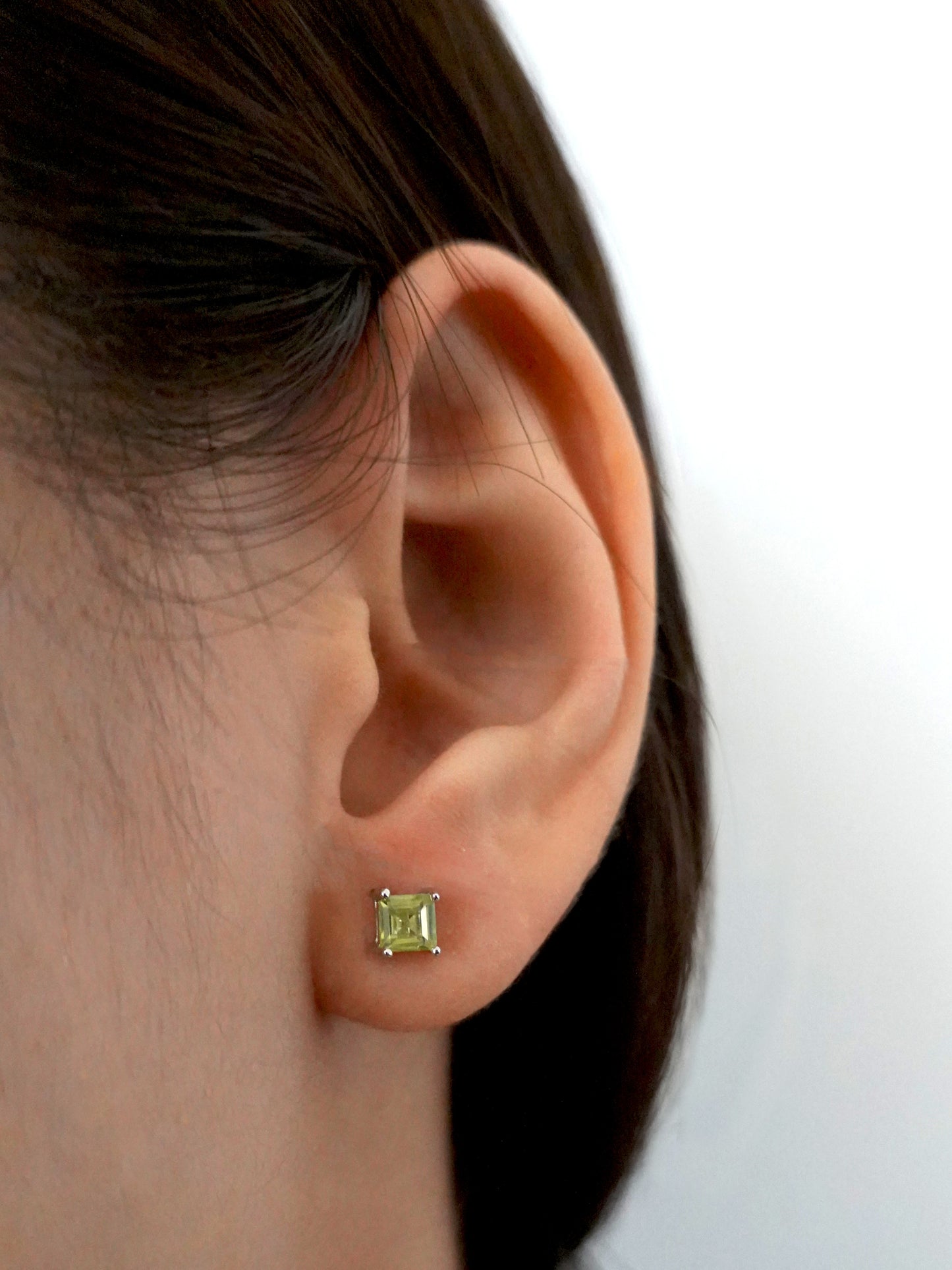 Silver Earrings Point Light Square Olivine