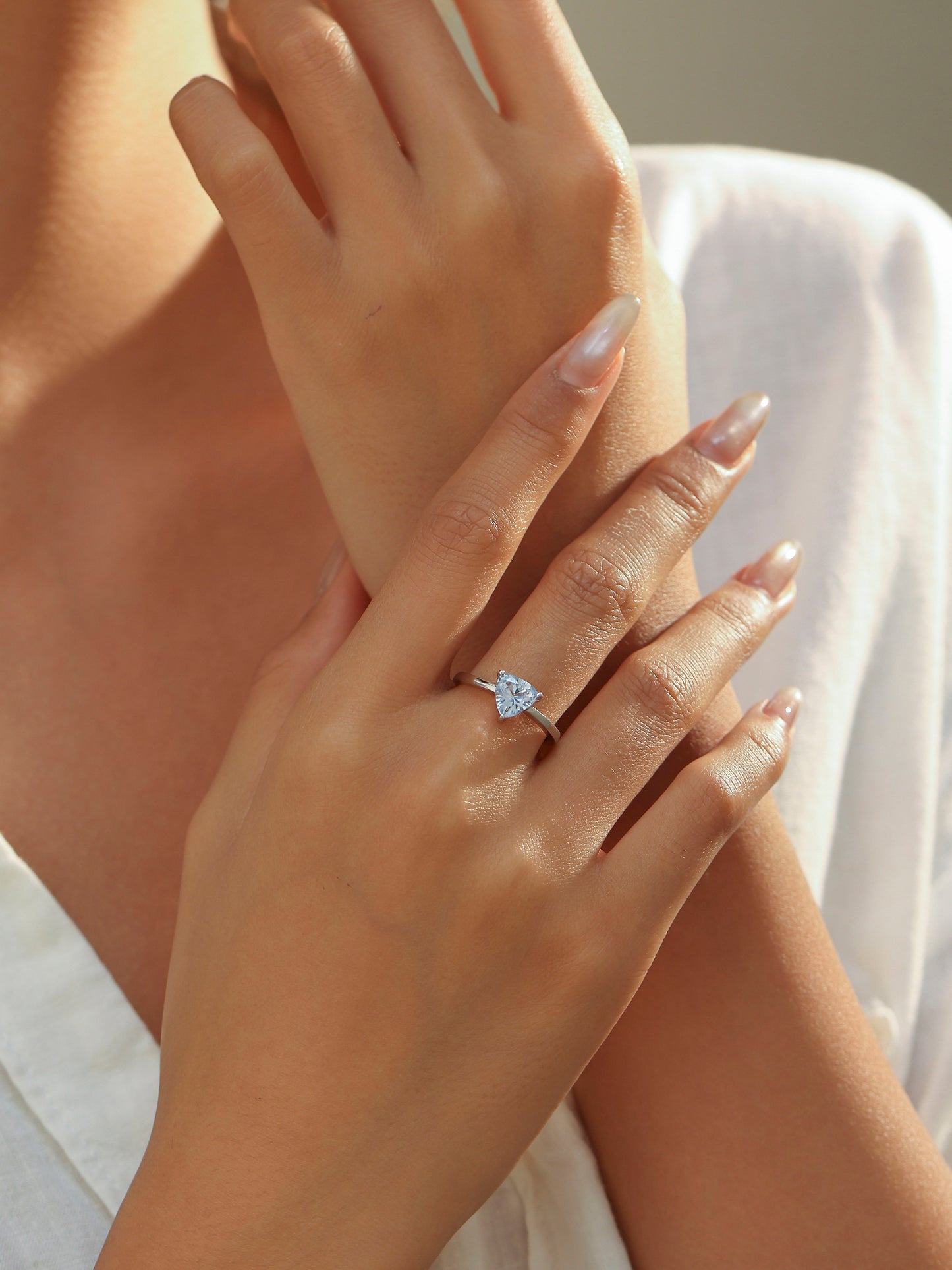 Anello Solitario Triangolo Acquamarina