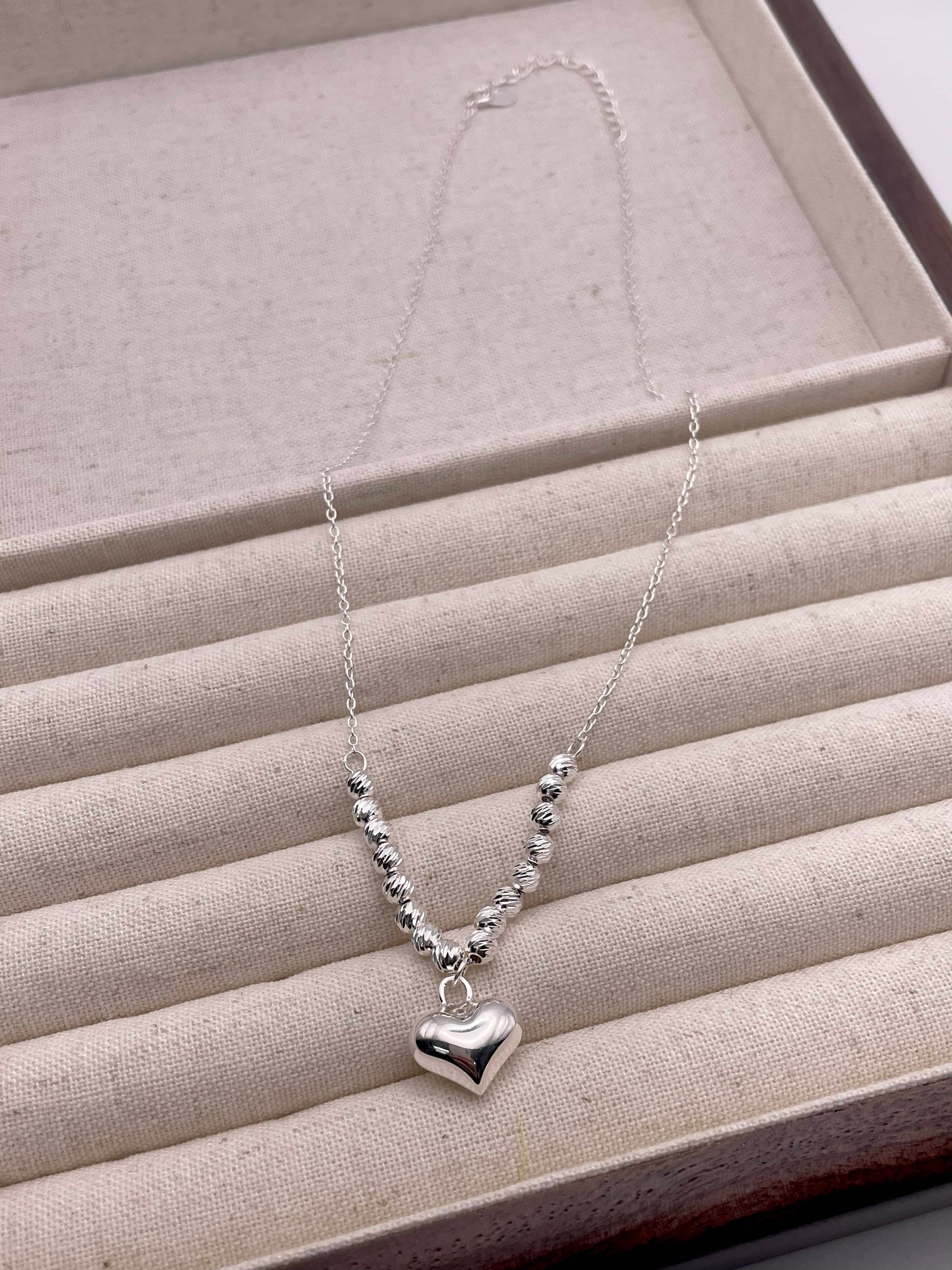 collana argento con pendente a forma di cuore