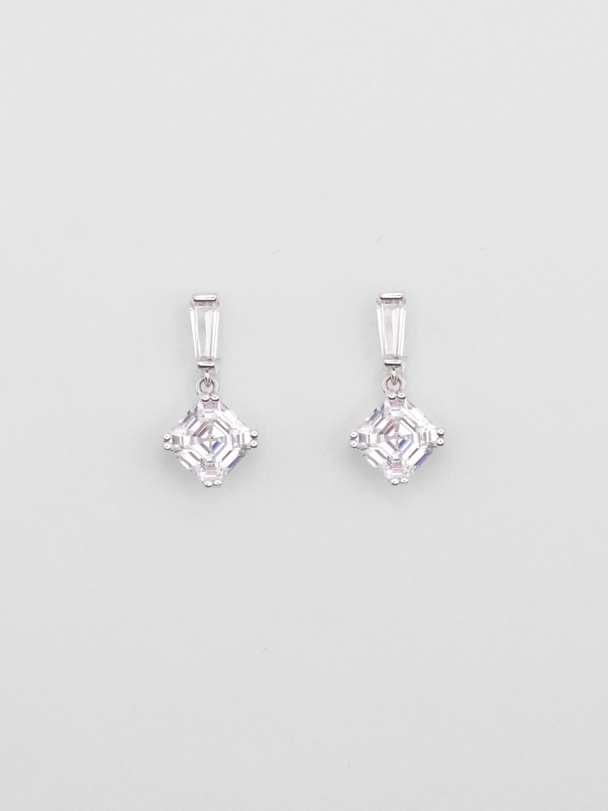 Orecchini Argento 925 Lotus Silver LP3849-4/1 - Idea Regalo Donna Orecchini Argento 925 Lotus Silver LP3849-4/1 - Idea Regalo Donna
