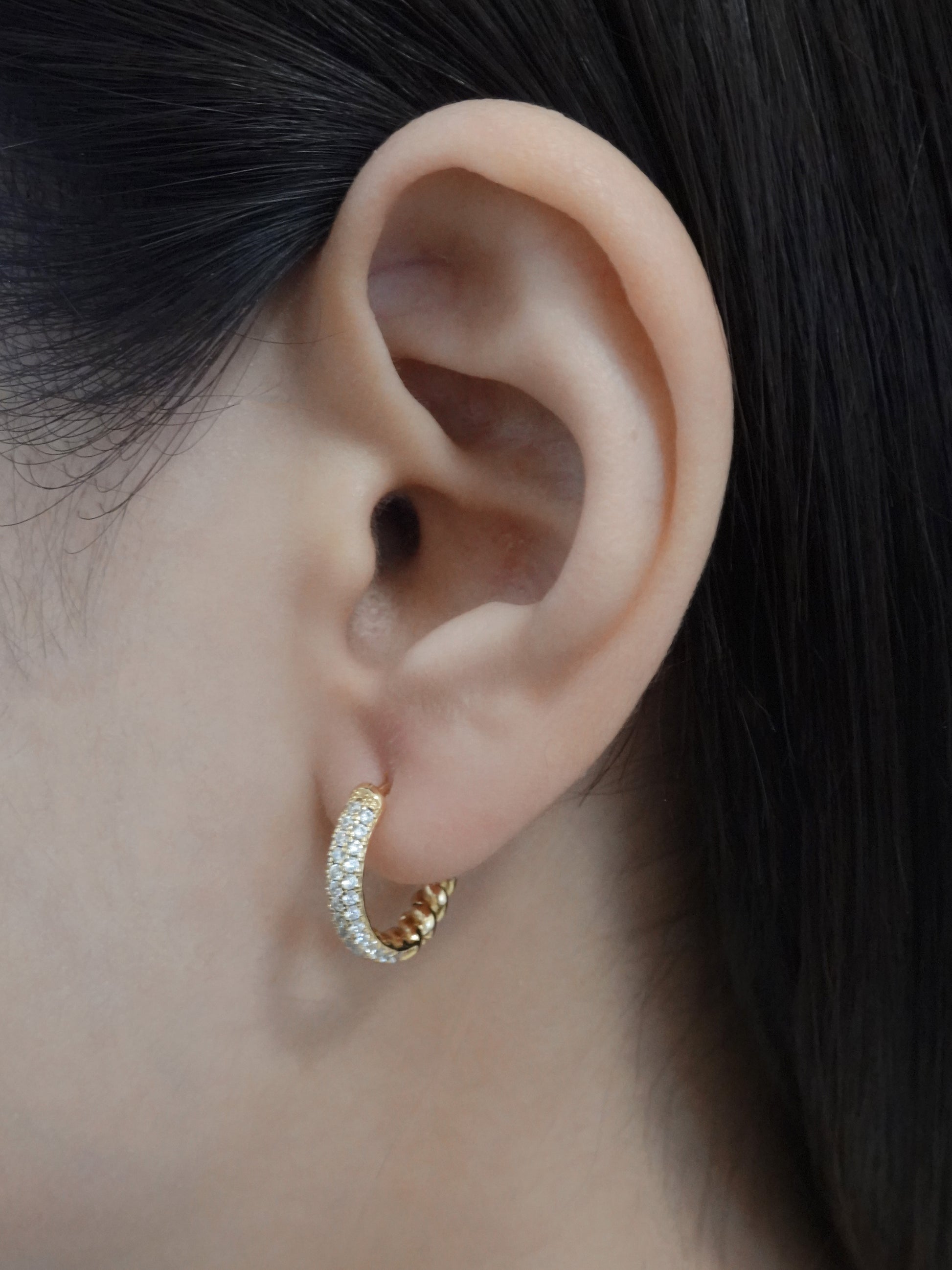 Orecchini a cerchio con barra in zirconia cubica pavé, orecchini a cerchio in argento sterling con zirconia cubica delicati - Italia Orecchini a cerchio con barra in zirconia cubica pavé, orecchini a cerchio in argento sterling con zirconia cubica delicati - Italia