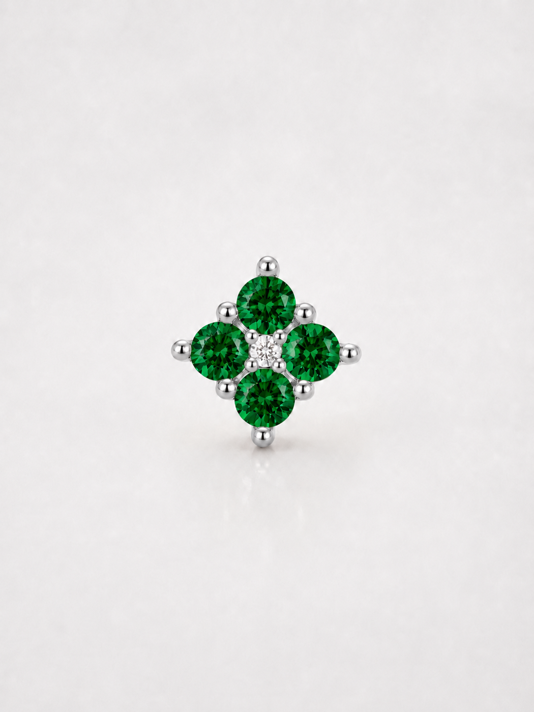 Orecchino Fiore Quadrifoglio in finitura rodiata con dettagli verde